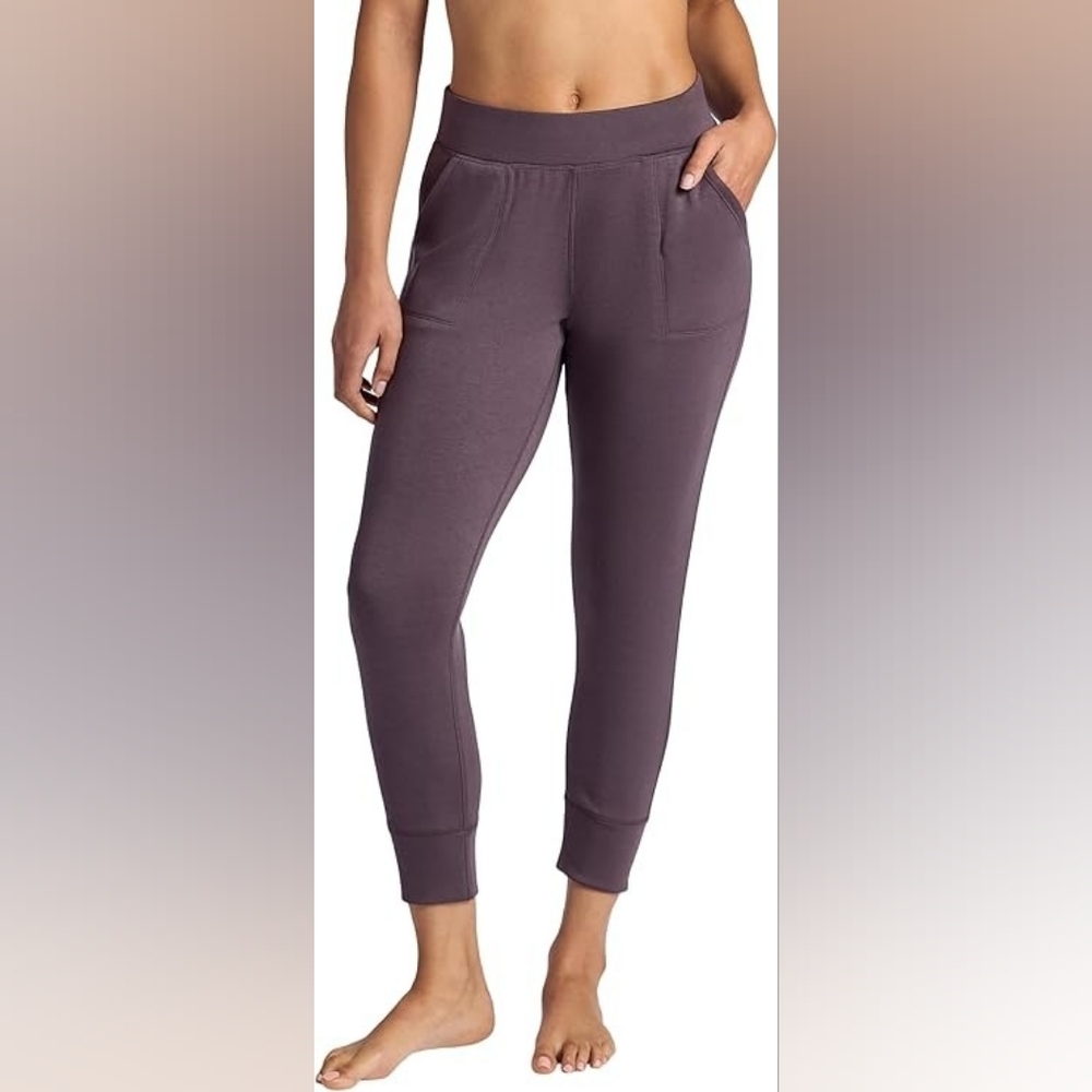 GAIAM Slim Ponte Joggers in Plum